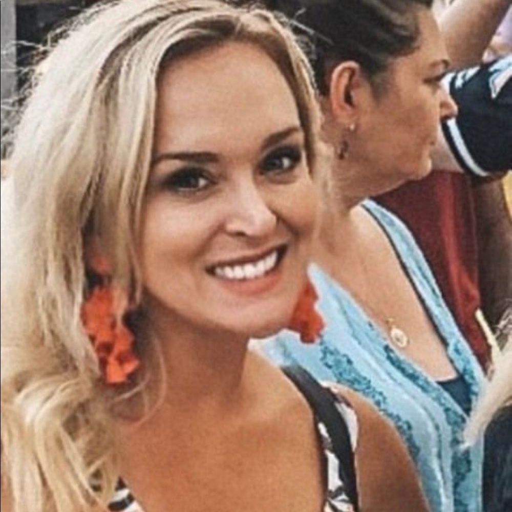 Meet your Posher, Jillian